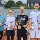 Katrin á Neystabø, Ása á Neystabø, Jón Brekku og Hjalti Mohr Jacobsen (Mynd: Havnar Tennisfelag)