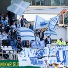 Malmö FF fjepparar undir dystinum í gjár. Teir bæði hoyrdust og sóust sera væl. (Mynd: Sverri Egholm)