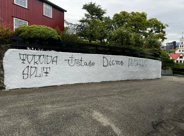 Soleiðis sær út í Gríms Kambandsgøtu í dag