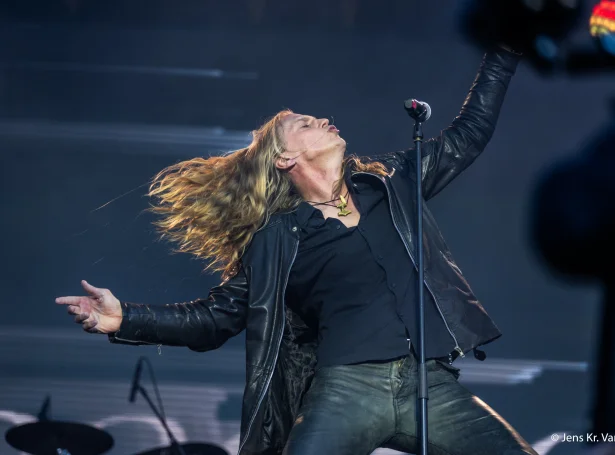 Pól Arni Holm framførir á Summarfestivalinum 2024 (Savnsmynd: Jens Kr. Vang)