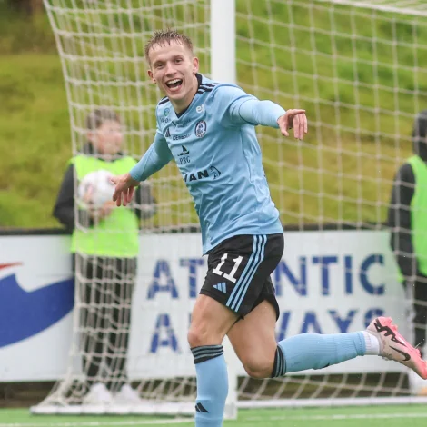 Olaf Bárðarson skoraði tvey mál í 3-0 sigrinum á TB, sum var týðandi fyri Víking (Mynd: Sverri Egholm)