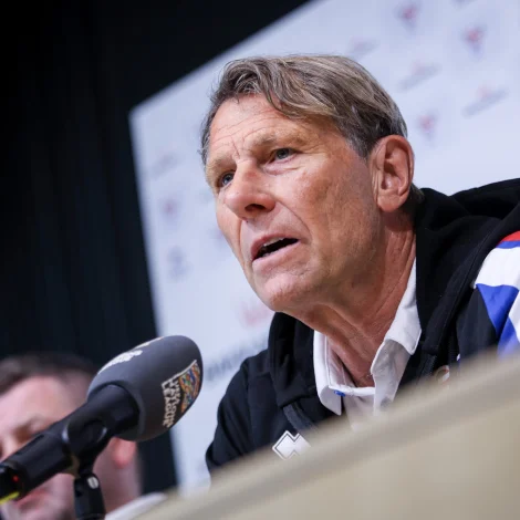 Tá maá mestast sum ein væleydnað Nations League fyri Føroyar, um vit halda okkum í Deild C aftur  - í minst lagi ikki enda aftast - helt Håkan Ericson fyri í dag. Seks dystir skulu spælast í heyst (Mynd: Sverri Egholm)