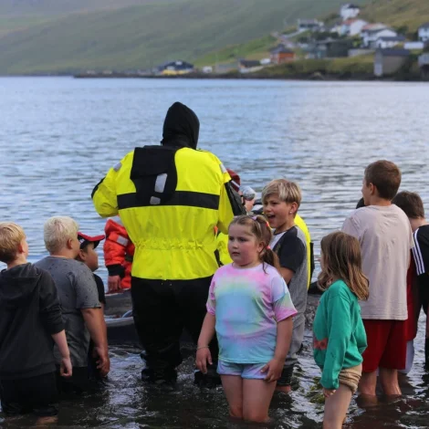 Merkta grindin er nú sunnan fyri Rockall