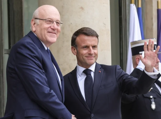 Najib Mikati, forsætisráðharri í LIbanon á vitjan hjá franska forsetanum Emmanuel Macron í París í vár (Mynd: EPA)