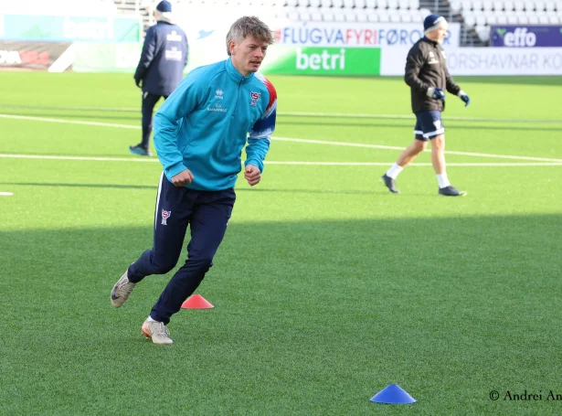 Adrian Rúnason Justinussen er í góðum málformi frá byrjan eftir summarsteðgin (Savnsmynd: Andrei Antal)