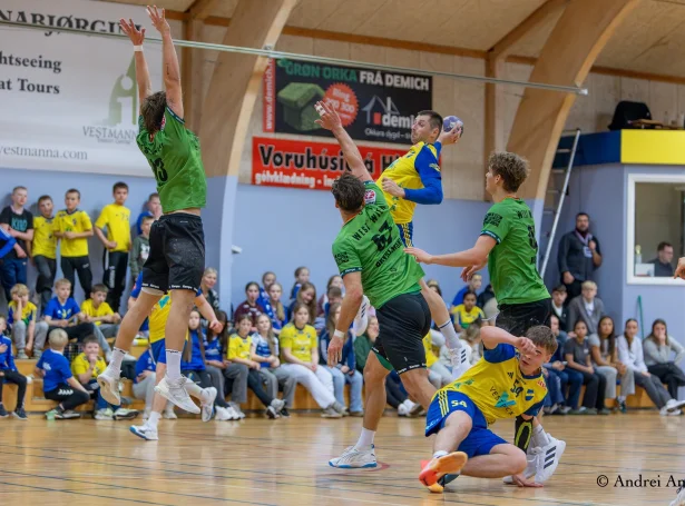 Filip Jojic og teir royndu men vóru ikki nóg effektivir móti Handball Westwwien í Vestmanna í gjár. Í kvøld ger man eina nýggja roynd (Mynd: VÍF/Andrei Vladut Antal)