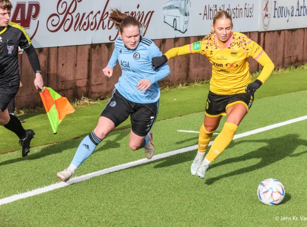 Eftir Champions League-dystirnar snýr tað seg nú aftur FM-stríð hjá NSÍ. Byrjað verður móti Víkingi í Sarpugerði í kvøld (Savnsmynd: Jens Kr. Vang)