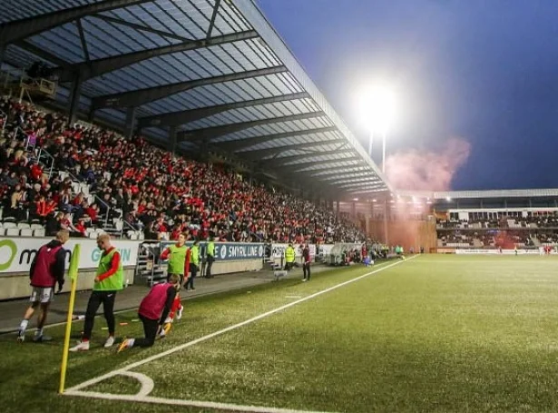 Sum skilst ætla áskoðarar hjá báðum feløgunum at gera nógv burturúr til seinasta og týdnngarmiklasta dystin á árinum. Seinasta liðini hittust í finaluni var í 2018 (Savsmynd: Sverri Egholm)