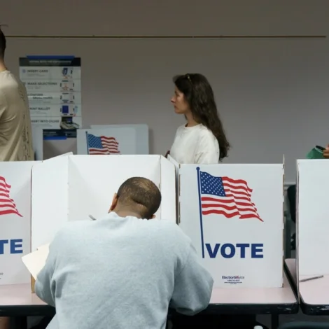 Valstøðini í fyrsta sveiggjstatinum latin aftur