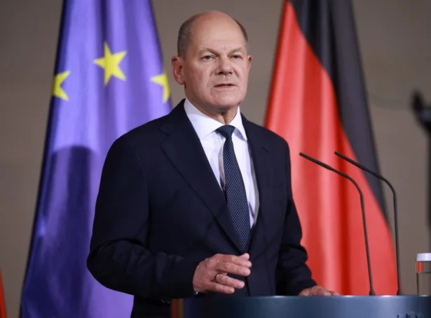 Olaf Scholz (Mynd: EPA)