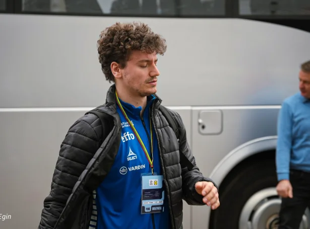 Ein av allarbestu spælarunum í Bundesliguni higartil í ár er 23-ára gamli føroyingurin (Mynd: Egin Tollaksson Kass)