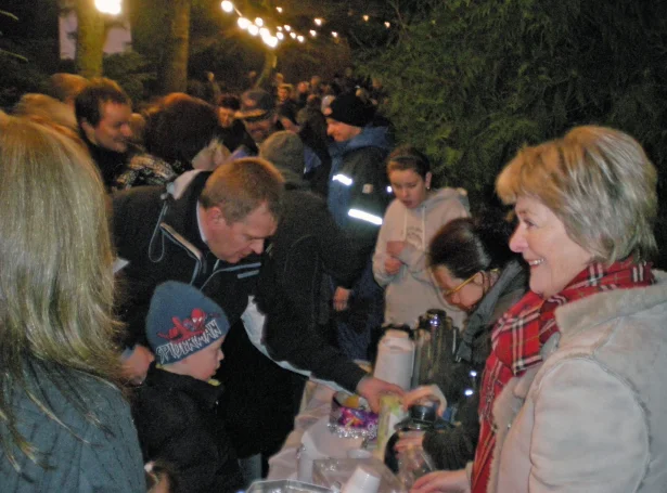 Tað er altíð stak hugnaligt í Plantasjuni, tá Lions Club Tórshavn skipar fyri sínum árliga advents- og jólahugna fyrsta sunnudag í advent frá klokkan 14 til 16.30