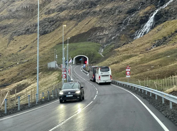 Nýggi Hvannasundstunnilin - til reiðar at verða tikin alment í nýtslu (Mynd: Jens Kr. Vang)