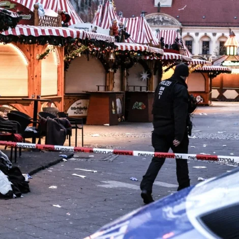 Bilur koyrdi inn í Mannamúgvu í Týsklandi