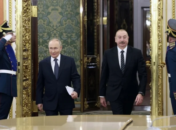 Vladimir Putin, forseti í Russlandi, og Ilham Aliyev, forseti í Aserbadjan á fundi í Moskva í oktober (Mynd: EPA)