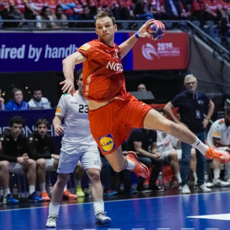 Mathias Gidsel skoraði ellivu ferðir móti Føroyum (Mynd: EPA)