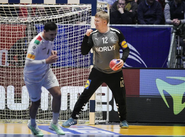 Emil Nielsen hevði aftur ein góðan dag í danska málinum, og hatta var við at gera munin fyri EM-vertirnar og favorittarnar (Mynd: EPA)