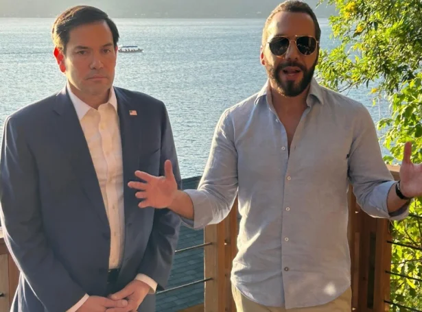 Mark Rubio, amerikanskur uttanríkisráðharri (v.m.) og Nayib Bukele forseti í El Salvador (Mynd: EPA)