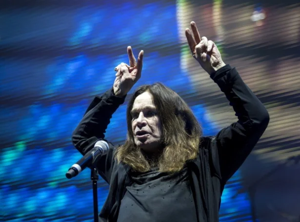 Ozzy Osbourne frá eini Black Sabbath konsert í Budapest í 2016, men tá vóru allir upprunalimirnir ikki við (Mynd: EPA)