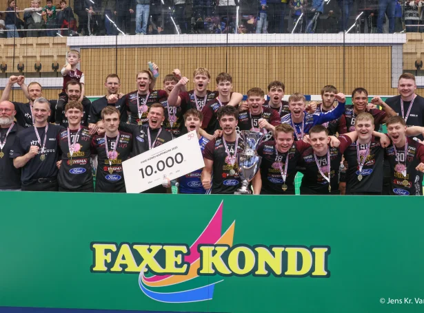 Hoyvíksingar skulu royna at verja steypið á manssíðuni - felagið er eisini í einari rúgvu av ungdómsfinalum (Mynd: Sverri Egholm)