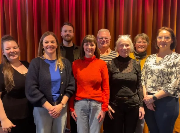 Nýggja nevndin. F.v. Ingibjørg Matras, Finngerð Jensen, Niklas Reginsson, Annika O. Sørensen, Hjørleif Niclasen, Augusta Mikkelsen, Katrin Jacobæus og Sólfríð Skoradal. Durita Rouch vantar á myndini. (Mynd: Fysioterapeutfelag Føroya)