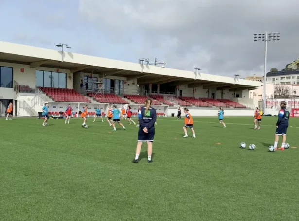 Skulu bjóða meira av