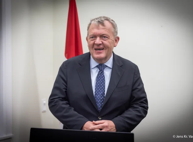Lars Løkke Rasmussen kann á nógvan ymiskan hátt fegnast í kvøld (Mynd: Jens kr. Vang)