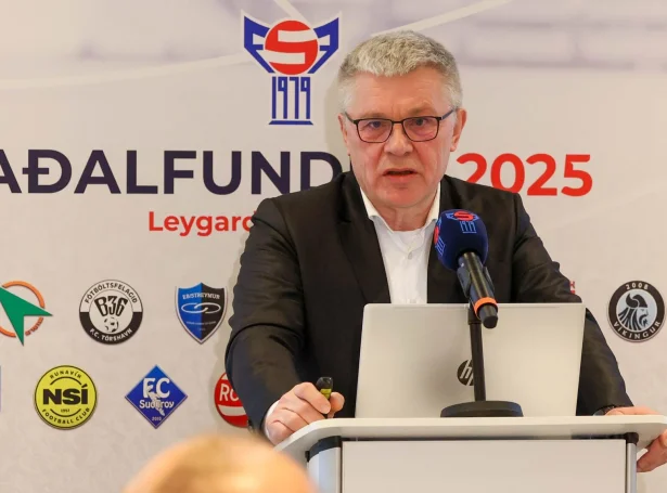 Christian Andreasen, forseti í FSF, legði í gjár sína formansfrágreiðing fram, umframt rokniskapin fyri 2025 (Savnsmynd: FSF)