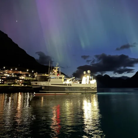 Páskaheilsan frá Polarhav og Stjørnuni