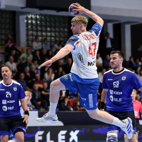 21-ára gamli Ísak Vedelsbøl stóð seg væl ímóti Bundesliga-spælarunum - millum annað við fimm málum av strkun (Mynd: Sverri Egholm)