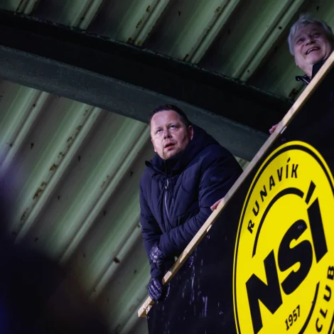 Karstin Joensen og hini hjá NSÍ hava seinastu tíðina arbeitt við venjaraloysn (Mynd: Jens Kr. Vang)