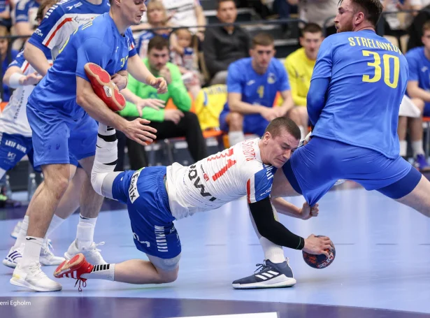 Søgur í Danmark tíðliga í juni sendu Elias til GOG. Felagið av Fjóni bjóðaði eisini uppá hann, men eitt nei varð sent norðurum markið (Savnsmynd: Sverri Egholm)