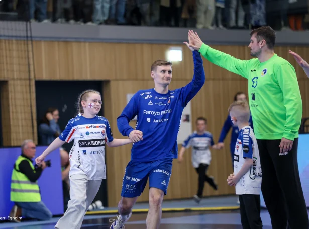 Tað hevur ljóðað í eina tíð, at Leivur Mortensen leitar eftir nýggjum avbjóðingum, og nú tekur landsliðsspælarin stigið upp (Savnsmynd: Sverri Egholm)