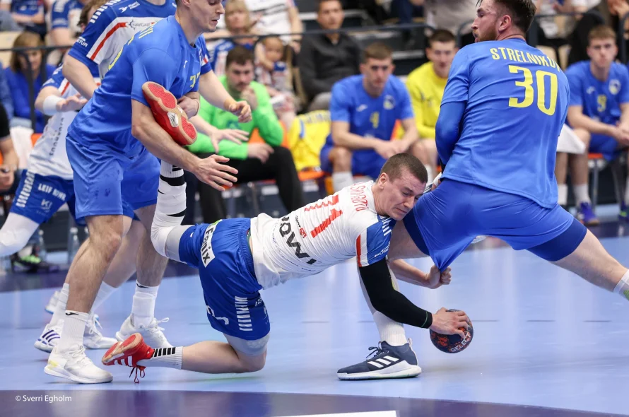 Roysni fo Video: Elias og teir vunnu seg nærri Champions League plássi