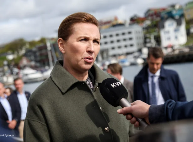 Mette Frederiksen hevur verið danskur forsætisráðharri síðan 2019, og sambært nýggjari kanning hjá Voxmeter, ynskir ein triðingur av donsku veljarunum at hon skal halda fram sum stjórnarleiðari (Savnsmynd: Sverri Egholm)