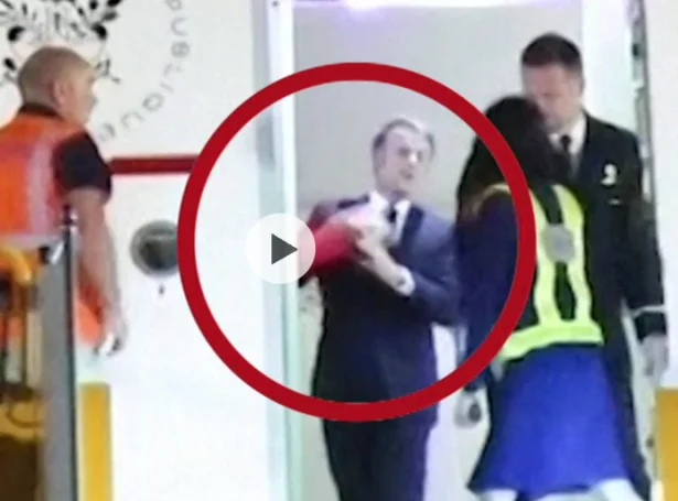 Sær út sum frúan slær eftir franska forsetanum