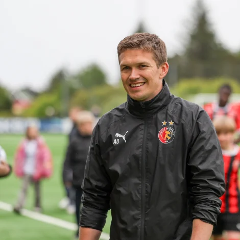 Undir André Olsen hava HB'arnir higartil havt nógv at fegnast um. Summir spælarar eru veruliga blómaðir, og liðið bjóðar framvegis av um 2. plássið (Mynd: Sverri Egholm)