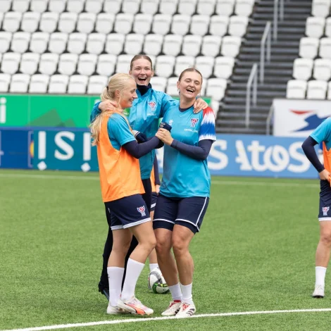 Mynd: Jóhanna Thomsen/FSF - frá seinastu venjingini undan dystinum móti Slovakia. Tað endaði 3-0, tá liðini spældu í Slovakia í februar