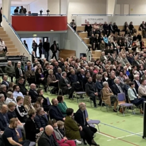 Nú byrja samfelagsmøtini í Badmintonhøllini í Klaksvík
