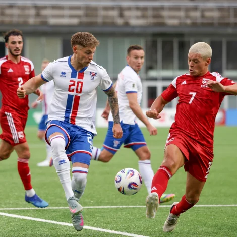 Triglav Kranj var heilt nær við at flyta upp til hetta kappingarárið og hevur havt góð úrslit í teimum báðum venjingardystunum, sum Hanus Sørensen hevur spælt við í. Her sæst Hanus í venjingardysti í juni (Mynd: Sverri Egholm)