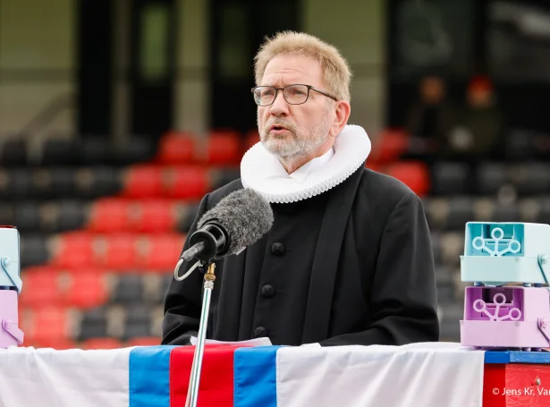 Uni Næs, dómpróstur (Savnsmynd: Jens Kr. Vang)