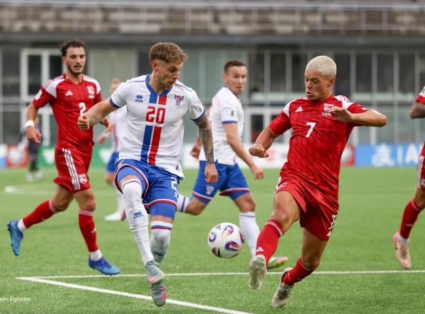Triglav Kranj var heilt nær við at flyta upp til hetta kappingarárið og hevur havt góð úrslit í teimum báðum venjingardystunum, sum Hanus Sørensen hevur spælt við í. Her sæst Hanus í venjingardysti í juni (Mynd: Sverri Egholm)