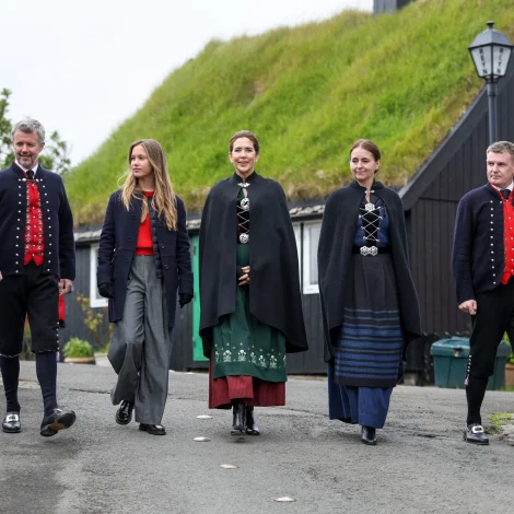 Seinasta løgmansuppgáva: Samkensluskriv til drotningina