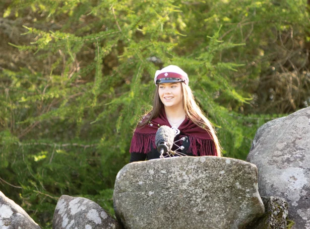 Bjørg Súsanna Brynhildardóttir Egholm hevur millum annað gjørt vart við seg við at skriva, halda røður og sum sjónleikari. Hon fekk 130 atkvøður á kommunuvalinum í 2024 (Mynd: Gylvi Fritsson)