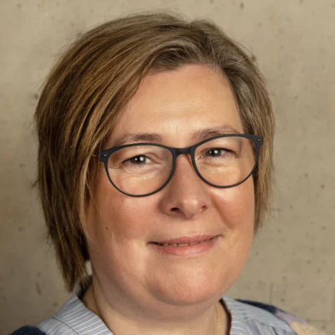 Margaret L. Kjelnæs sett sum leiðari fyri Virkishúsið við Ánna