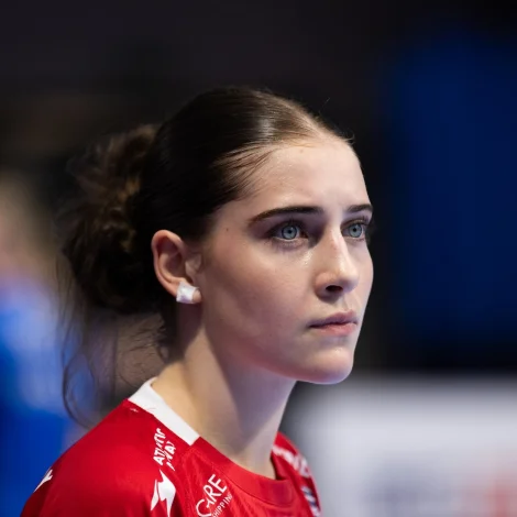 Unga Gylta á Neystabø verður annar málverjin til dystin móti Spania í kvøld (Savnsmynd)