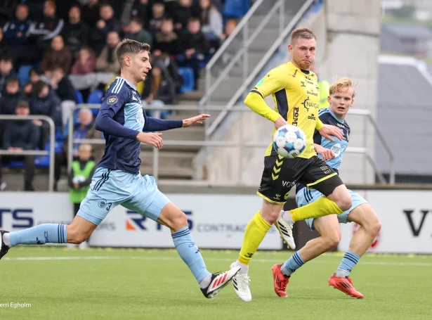 Klæmint Andrasson Olsen skoraï seinasta málið í stórbæra sigrinum í Klaksvík í síðstu viku - í kvøld spælir rituvíkingurin í Helsinki á sínum 35-ára føðingardegi (Mynd: Sverri Egholm)