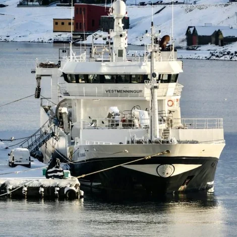 Vestmenningur landar á Tvøroyri í nátt