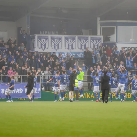 Bláa Bylgjan og tey gjørdu sítt til, tá KÍ tók ímóti SJK fyri tólv døgum síðani og tryggjaði plássið í 2. umfari (Mynd: Sverri Egholm)
