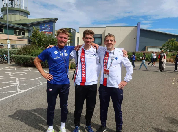 Hálvmaraton: Julian, Rógvi og Neli vunnu gull í liðkappingini